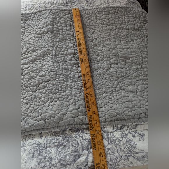 Pottery Barn Belgium Flax Linen Floral Stitch King Shams Set Of 2 - Picture 7 of 9